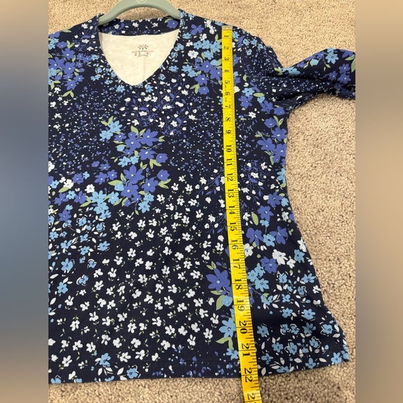 Isaac Mizrahi Live Printed Pima Cotton V-Neck 3/4-Sleeve Top Floral Blue, Size M - Picture 7 of 7